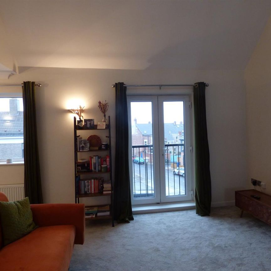 2 bed apartment to rent in Chillingham Road, Newcastle Upon Tyne - Photo 1