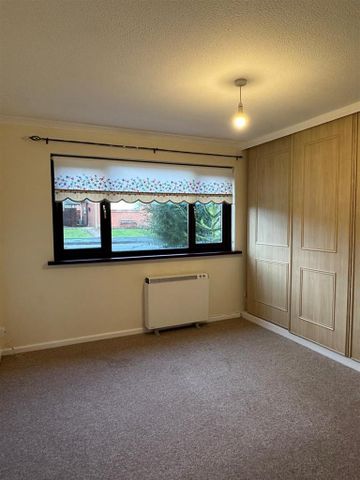 2 bedroom detached bungalow to rent - Photo 2