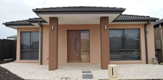 MODERN & SPACIOUS FAMILY HOME - Photo 2