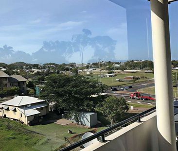 Modern Inner-City Apartment - Walk to Everything! - Photo 6