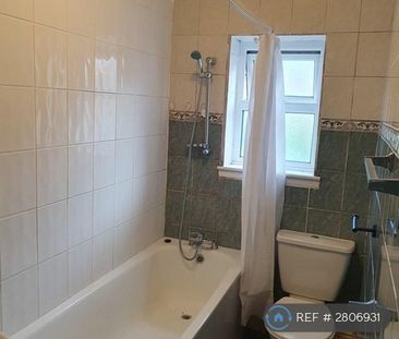 4 bedroom terraced house to rent - Photo 6