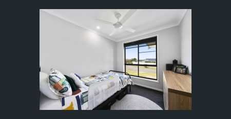 Stylish renovated retreat - Photo 4