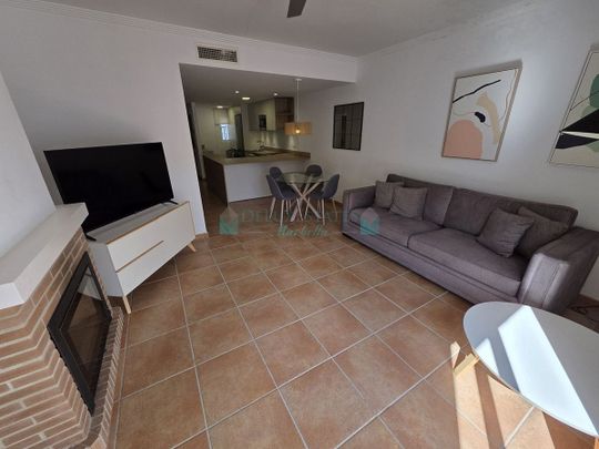 Town House for rent in Benahavis - Photo 1