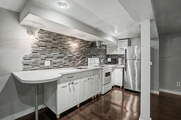 For Lease - 254 Broadway Avenue Unit# Lower, Toronto, Ontario - Photo 1