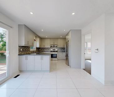 For Lease - 22 A Waltham Crescent, Richmond Hill, Ontario - Photo 5