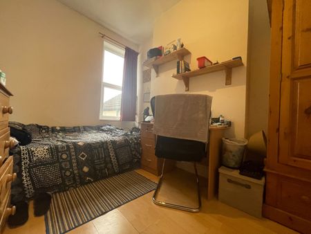 Tewkesbury Street, Cathays - Photo 2