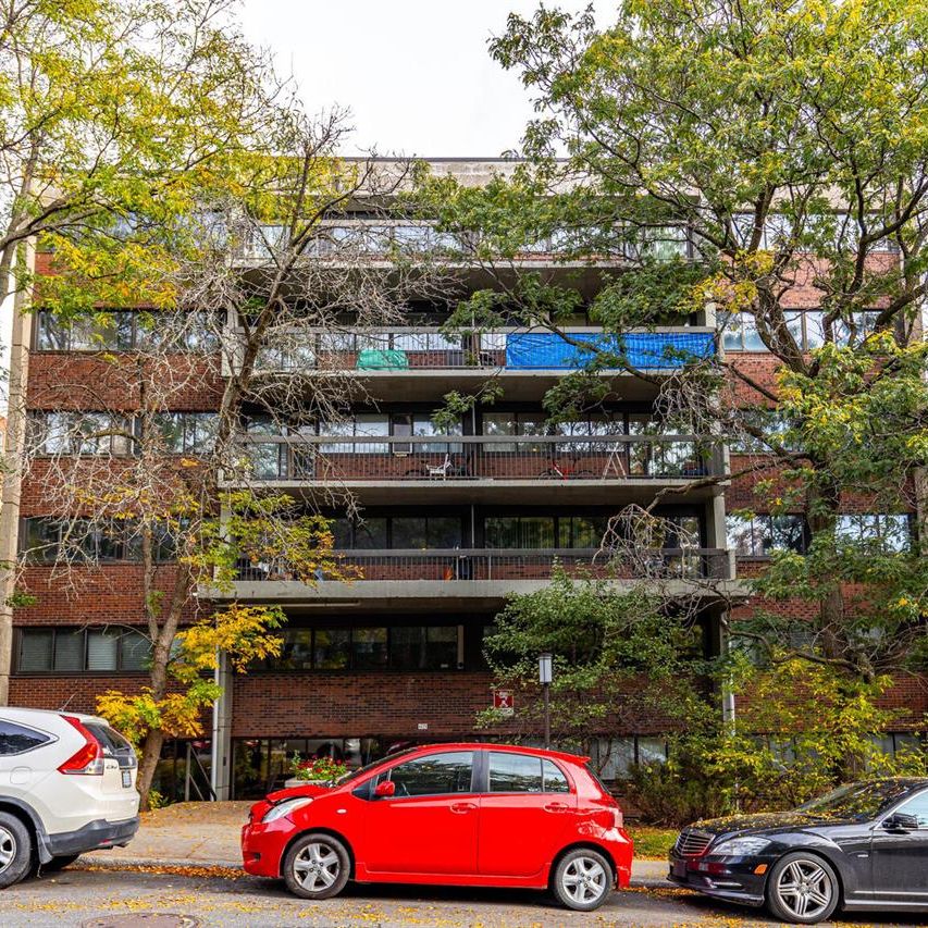 1 Bedroom - 6225 Place Northcrest, Montréal - Photo 1