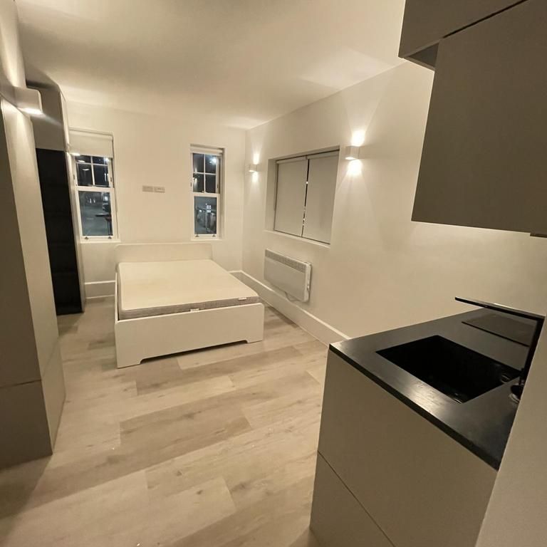 Studio to rent - Photo 1