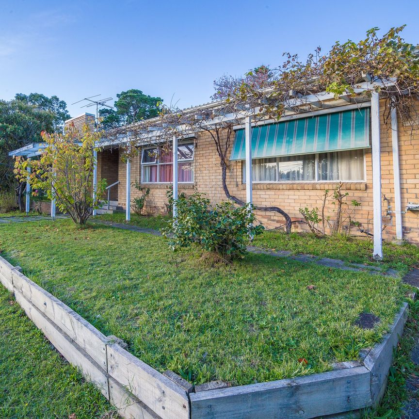 Three Bedroom Family Home in Prime Location - Photo 1