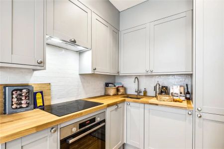 1 bedroom flat in Marylebone - Photo 4