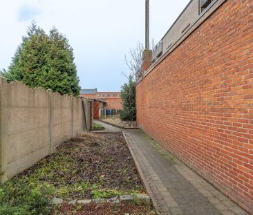 Stadswoning met 3 slpk's, tuin en dubbele garage te Turnhout - Photo 4