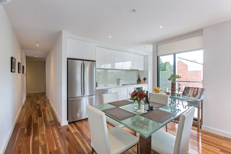 101/567 Glenferrie Road, Hawthorn VIC 3122 - House For Rent | Domain - Photo 3