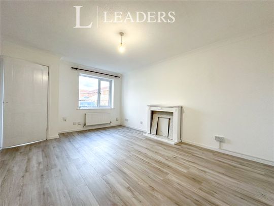 3 bedroom house to rent Hunter Close, Gosport, PO13 - Photo 1