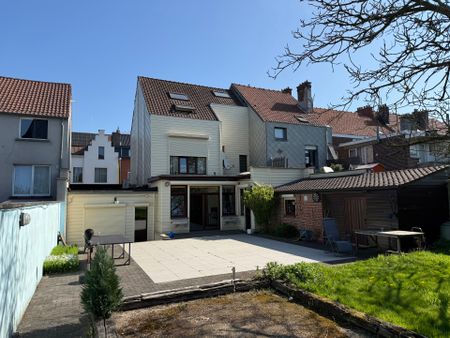 Charmante woning in art-decostijl met grote tuin - Photo 3