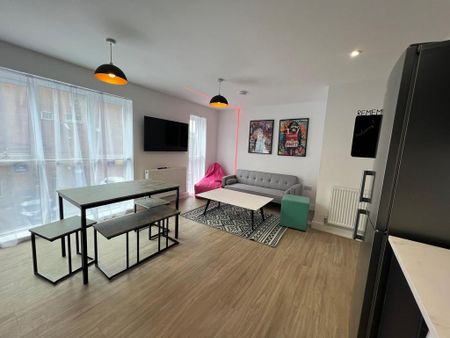 4 bedroom flat to rent - Photo 3