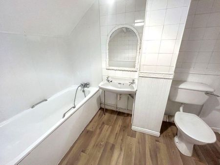 Station Road, Whitley Bay, Whitley Bay, Tyne and Wear, NE26 2QY - Photo 5