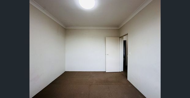 Spacious Two Bedroom Apartment - Photo 1