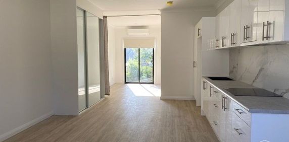 BRAND NEW Spacious One Bedroom Granny Flat - Photo 2