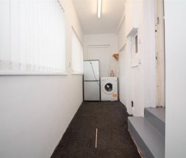 3 Bedroom House - Semi-Detached - Photo 5