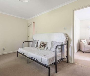 Landen Court, Wokingham, RG40 - Photo 4