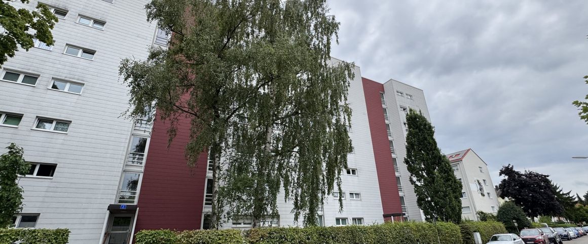 Schöne, große 3,5 ZKB im 6. OG, Aufzug, Balkon, TG, - Foto 1