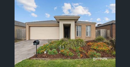 Spacious Family Living in a Prime Location - Photo 3