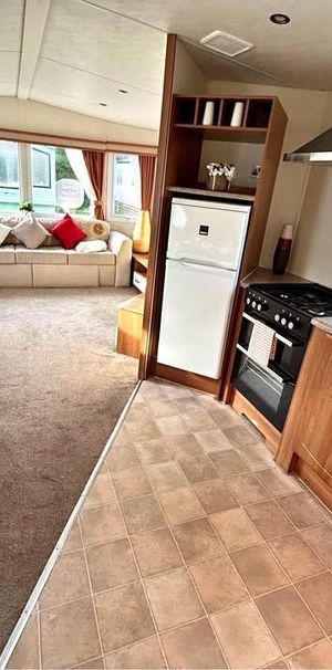 2 bedroom park home to rent - Photo 1