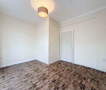 1 bed apartment to rent in Caerphilly Road, Birchgrove, Cardiff, CF14 - Photo 4