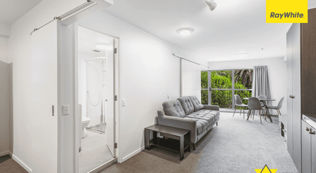 Stunning 2 Bedroom in City - Photo 5