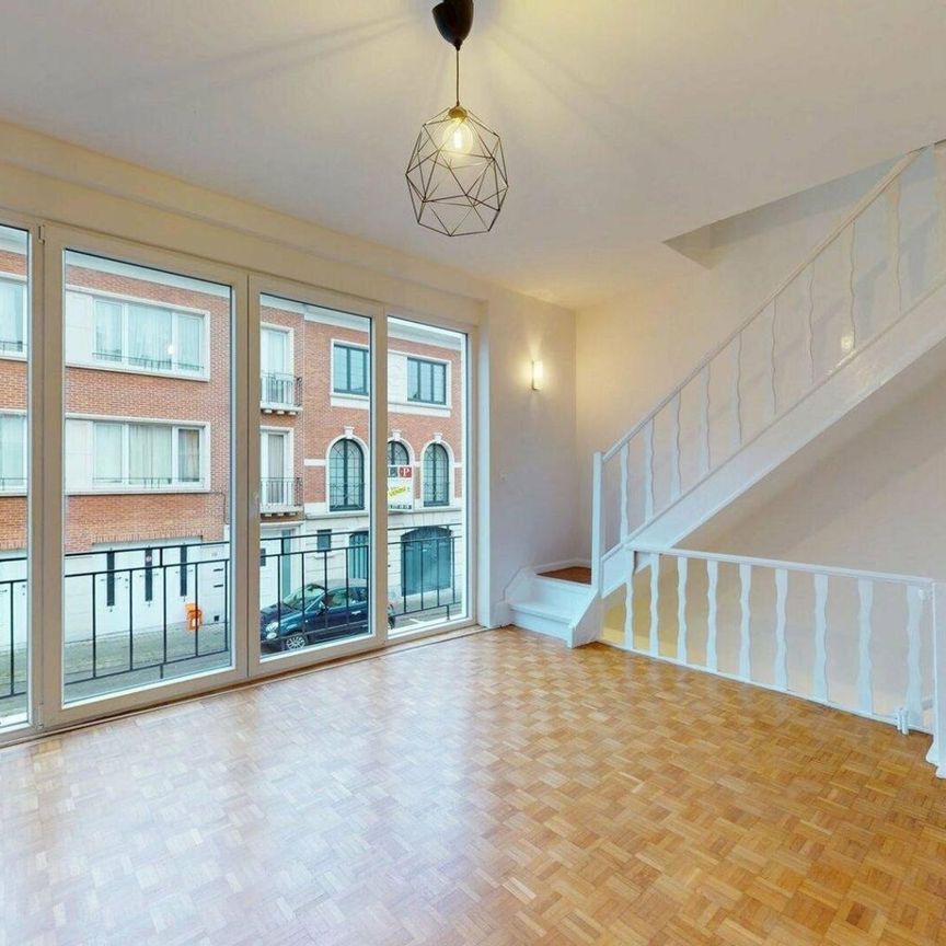 Triplex for rent - Photo 1