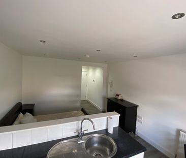 Studio Flat, Russell St, RG1 - Photo 5