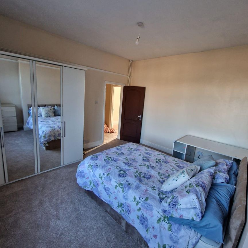 3 bed Terraced in Stoke-on-Trent Staffordshire, Stoke-on-Trent, ST1 3BD - Photo 1