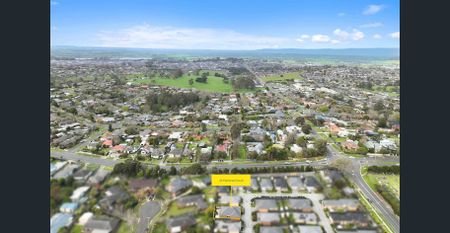 Modern 3 Bedroom House - Photo 5