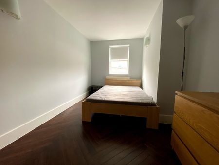 2 Bed Flat, Chestnut Grove, SW12 - Photo 4