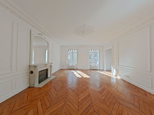 Location Appartement 5 pièces 156m² PARIS 8ème - Photo 1