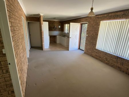 Unit - 2 Bedroom - Photo 3