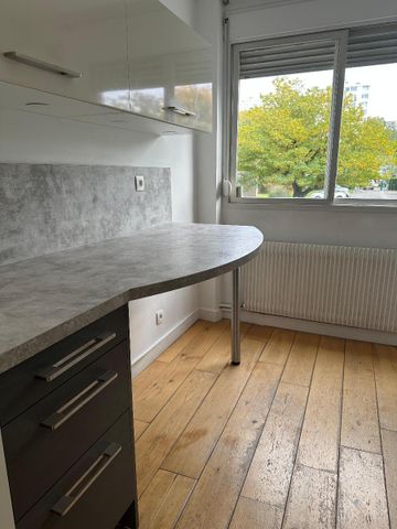 Location Appartement 4 pièces 74m² CALUIRE ET CUIRE 69300 - Photo 3