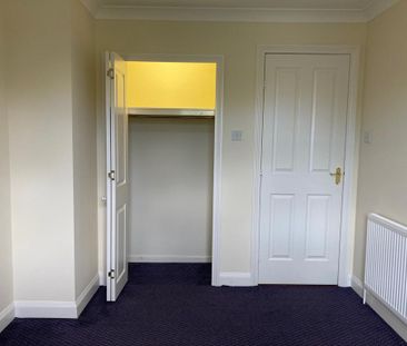 3 bedroom flat to rent - Photo 2