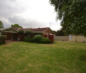 19 Summerhill Park Drive, Mooroolbark - Photo 5