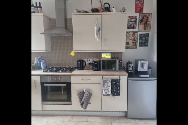 Room in a Shared House, Lansdowneroad, N17 - Photo 1
