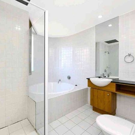 Wentworth Point - Photo 3