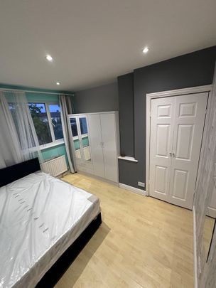 Room in a Shared House, Elmore Road, LU2 - Photo 1
