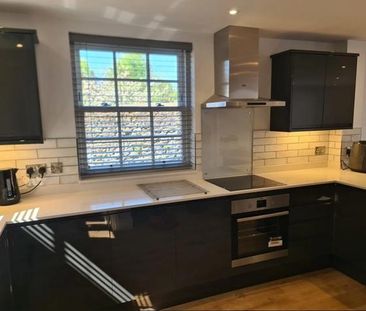 3 bedroom semi-detached house to rent - Photo 6