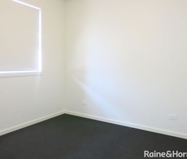 7/13 Greville Street, Caroline Springs, VIC 3023 - Photo 4