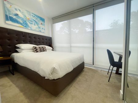 Fully furnished one bedroom apartments in Box Hill - Photo 3