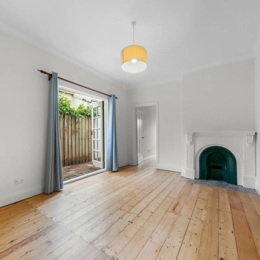 31 Ruthven Street, Bondi Junction. - Photo 1