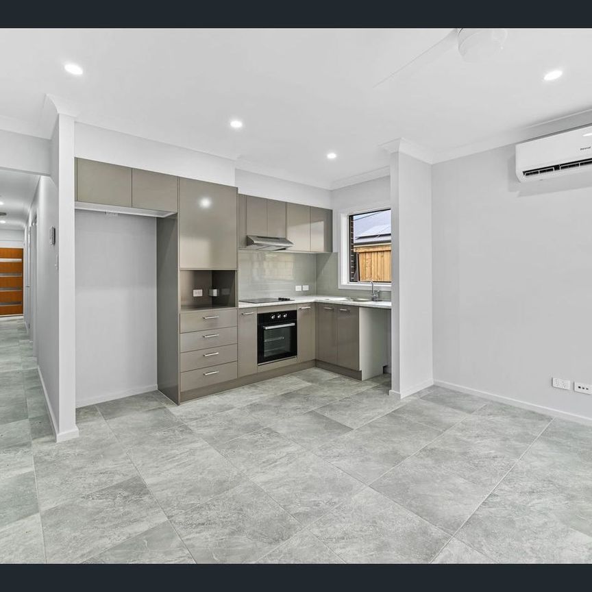 Brand new 2 bedroom duplex - Photo 1