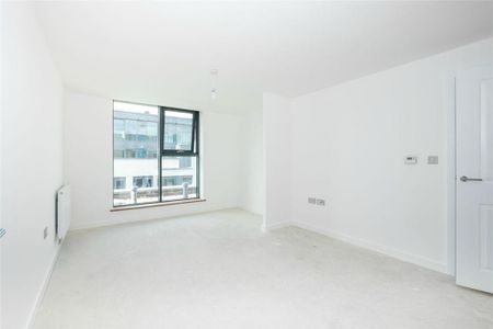 3 bedroom flat to rent - Photo 4