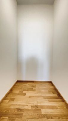 Neubau Erstbezug Sonnige Drei Zimmer Wohnung mit geräumiger Außenfläche und Fernblick - Foto 1