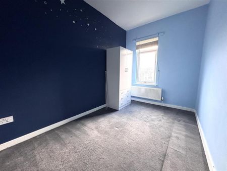 3 bedroom end of terrace house to rent - Photo 2